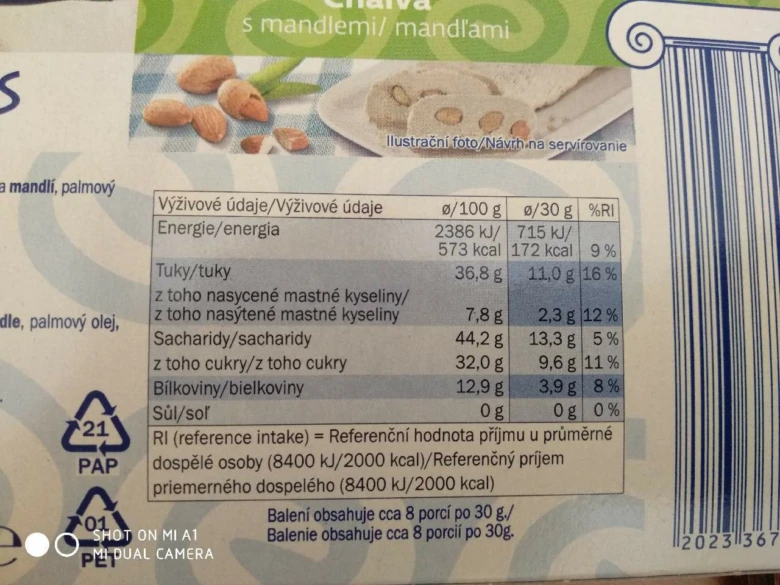 Výživové údaje pro čalvu s mandlemi na obalu.
