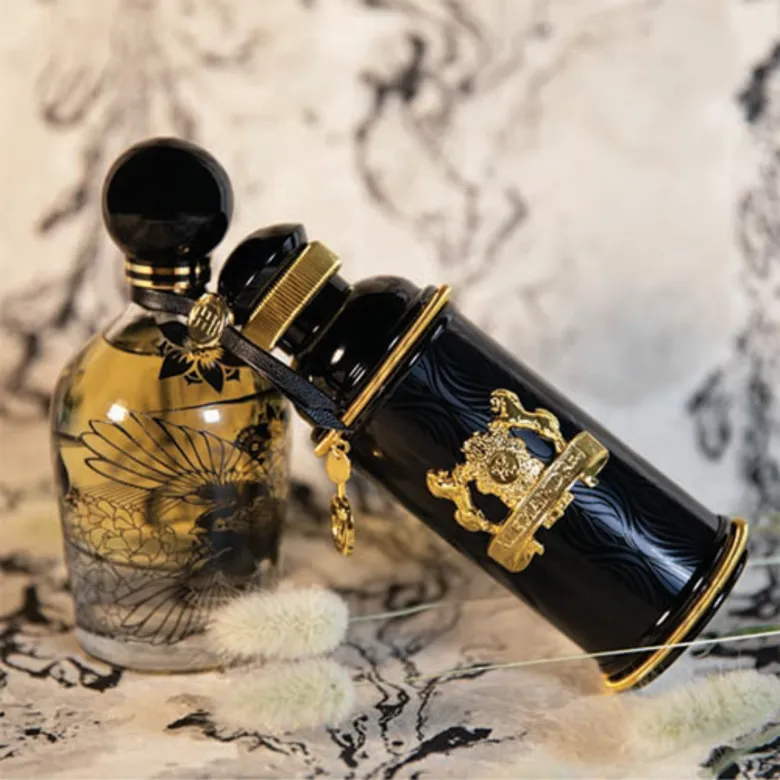 Perfume bottle with cap