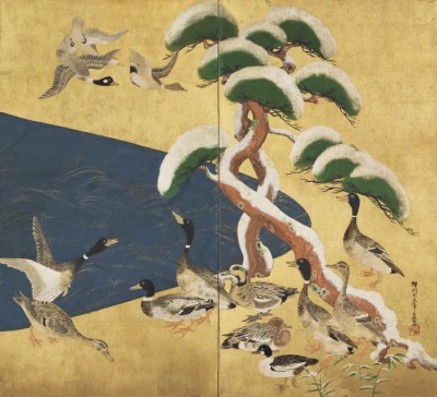 Japonská malba s kachny pod sněhem na jehličnatém stromu.